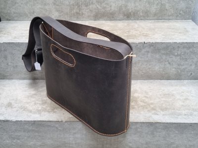 galerie/001 Taschen/011 Yola/resized/T0244 (2022-12-11) 4_small.jpg